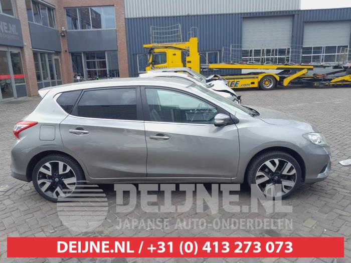 Nissan Pulsar Tür 4-türig rechts hinten O743581