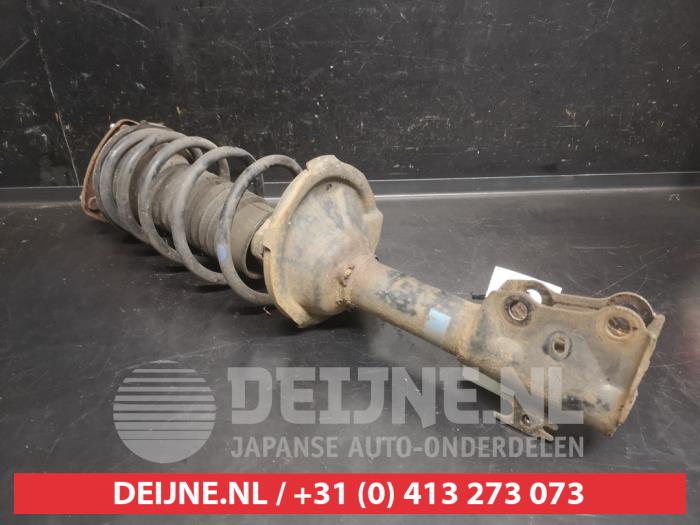 Toyota Yaris Stoßdämpferstrebe rechts vorne O743599