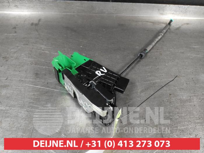 Hyundai I30 Front door lock mechanism 4-door, right O743659