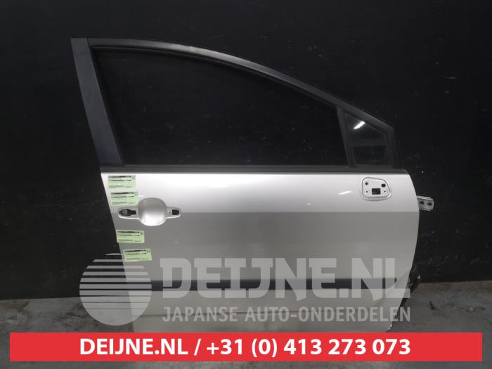 Toyota Corolla Verso Tür 4-türig rechts vorne O743652