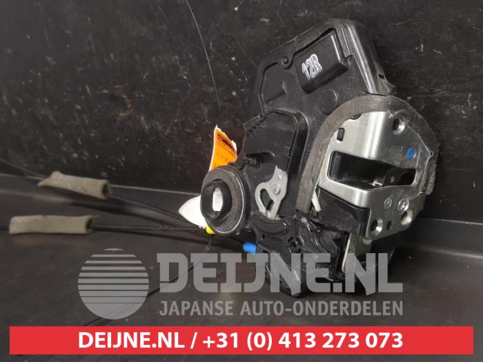 Toyota Corolla Verso Türschlossmechanik 4-türig rechts hinten O743650