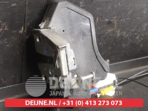 Toyota Corolla Verso Deurslot Mechaniek 4Deurs rechts-achter O743650 foto 2