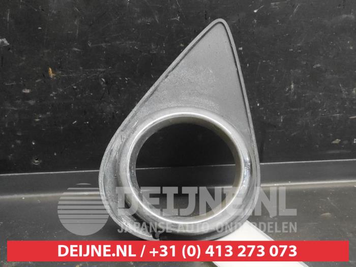 Toyota Yaris Bumper Rooster O743807