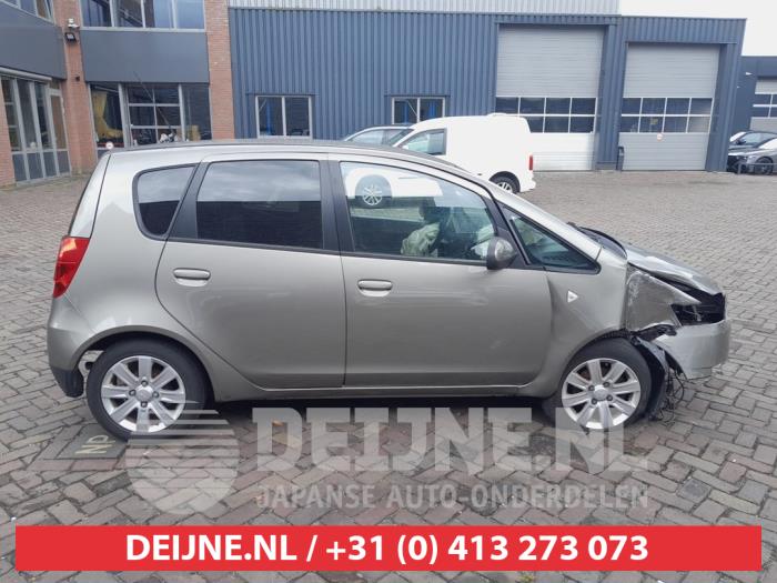 Mitsubishi Colt Türscheibe 4-türig rechts vorne O743800