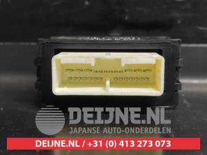 Toyota Yaris Scheibenwischer Modul O743827 foto 2