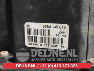 Toyota Corolla Verso ABS pump O743939 photo 3