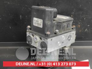 Toyota Corolla Verso ABS pump O743939 photo 2