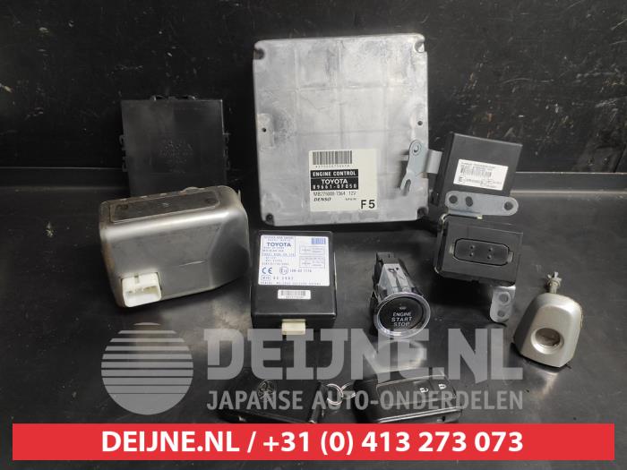 Toyota Corolla Verso Slotenset Cilinder (compleet) O743942