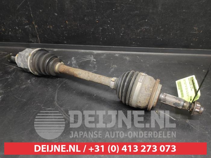 Toyota Verso Aandrijfas links-voor O744055