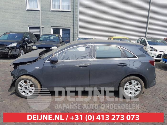 Kia Ceed Rear door 4-door, left O744102
