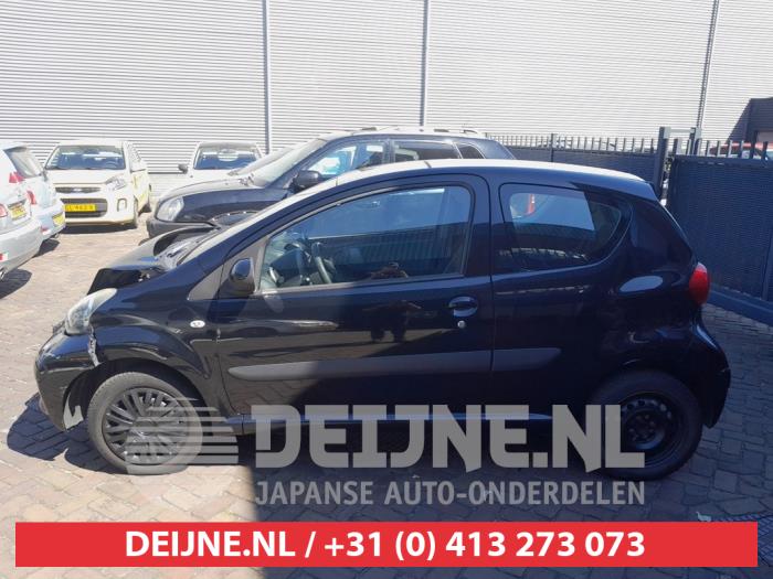 Toyota Aygo Türscheibe 2-türig links O744209