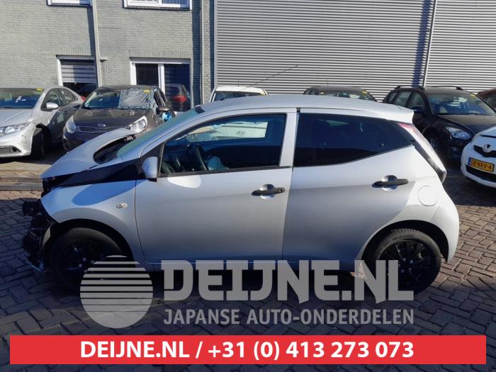 Toyota Aygo Portier 4Deurs links-achter O744298