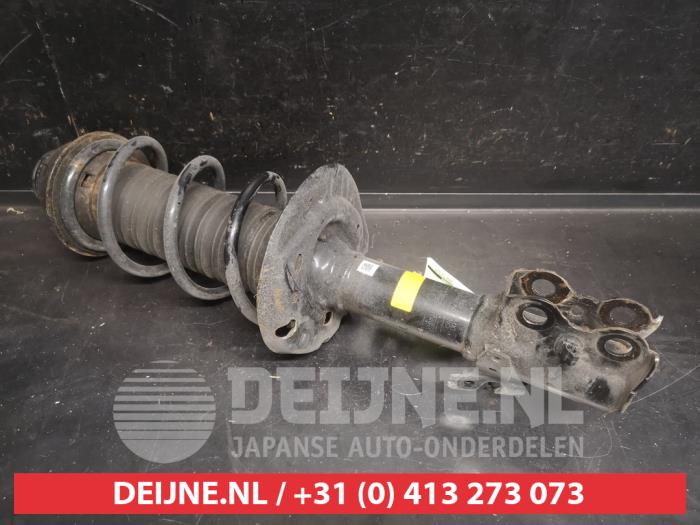 Toyota Yaris Stoßdämpferstrebe rechts vorne O744333
