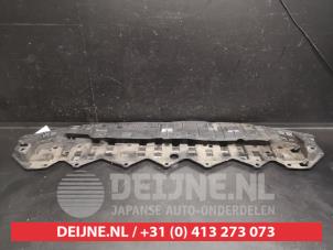 Toyota Yaris Bumper onderplaat O744380 foto 3