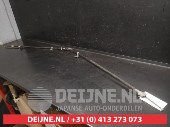 Toyota Yaris Handbremse Zug O744389