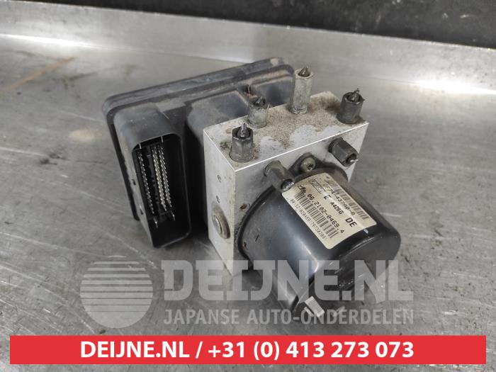 Mazda 2 ABS Pomp O744458