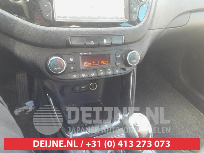 Kia Ceed Kachel Bedieningspaneel O744498