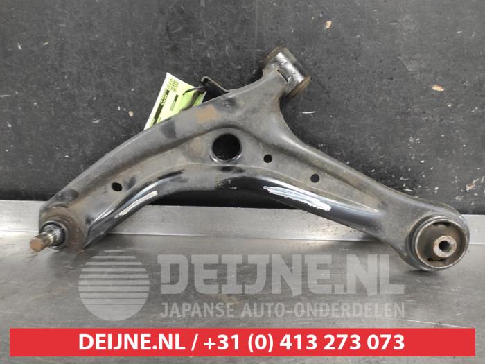 Mazda 2 Draagarm onder links-voor O744504
