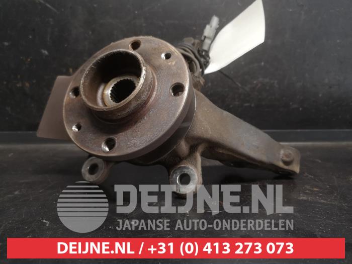 Nissan Micra Fusee rechts-voor O744521