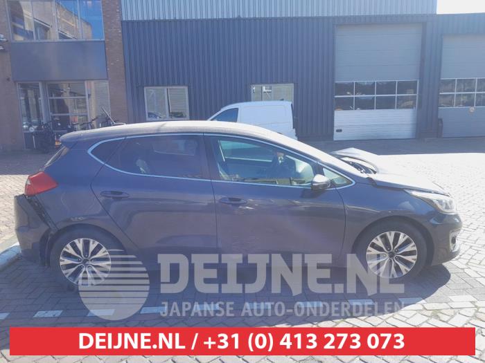Kia Ceed Extra Ruit 4Deurs rechts-voor O744526