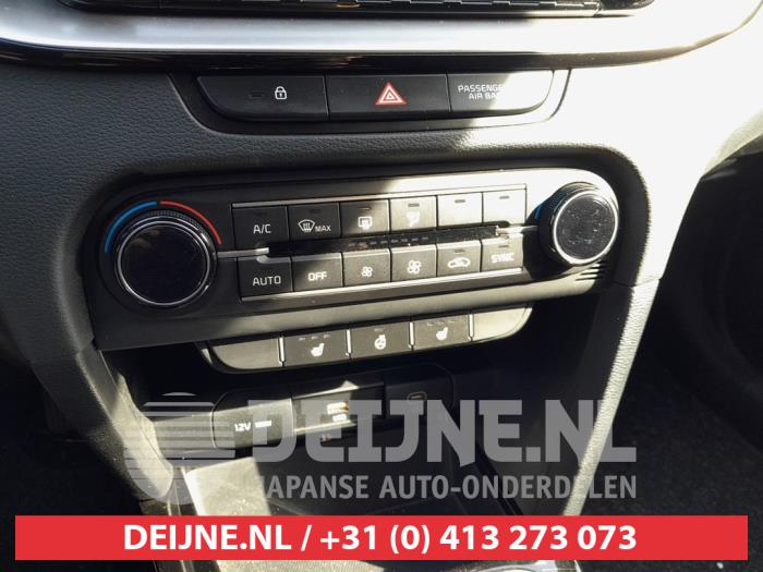 Kia Ceed Sportswagon Heizung Bedienpaneel O744581