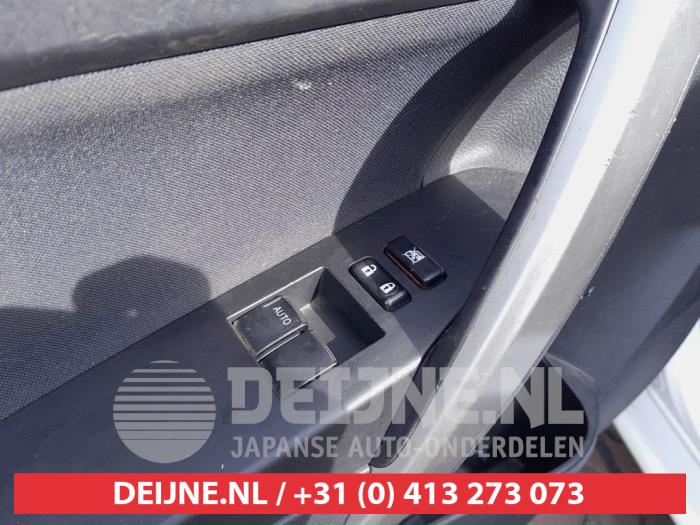 Toyota Auris Kombischalter Fenster O744628