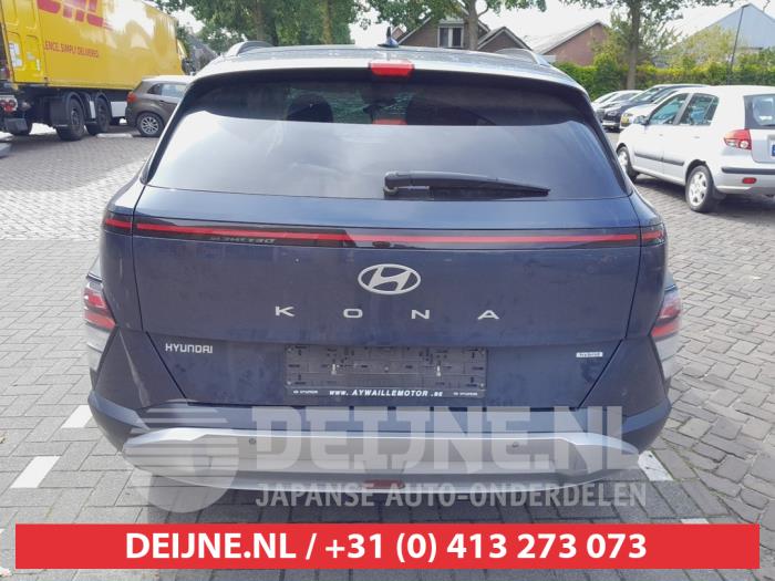 Hyundai Kona Tail light center O744749