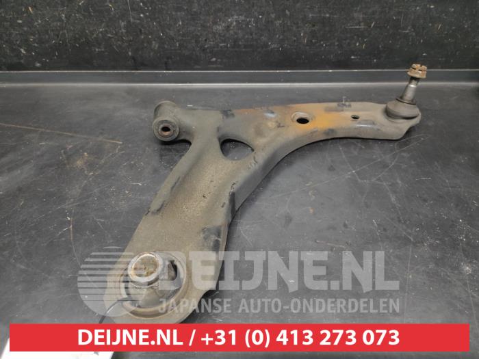 Toyota Aygo Querlenker unten rechts vorne O744945