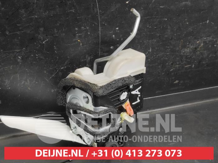 Kia Picanto Deurslot Mechaniek 4Deurs links-achter O745035