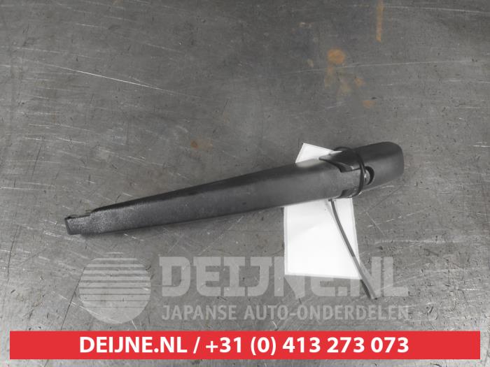 Toyota Rav-4 Scheibenwischerarm hinten O745178