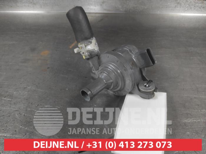Toyota Yaris Additional water pump O745287
