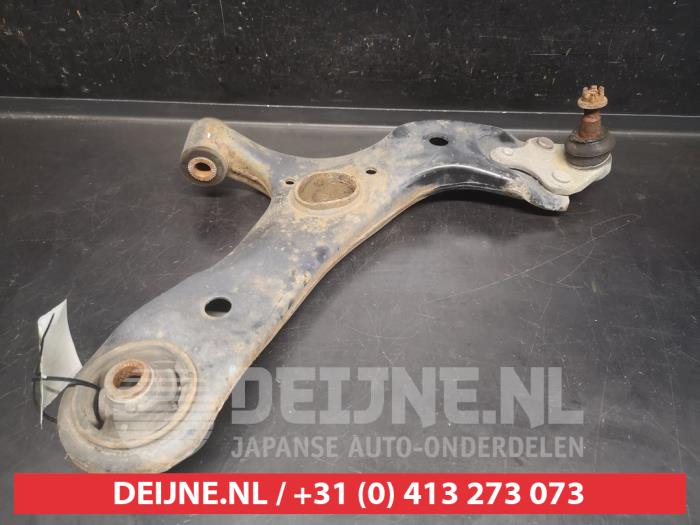 Toyota Auris Querlenker unten rechts vorne O745291