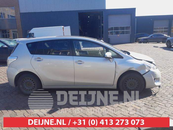 Toyota Verso Extra window 4-door, right O745372