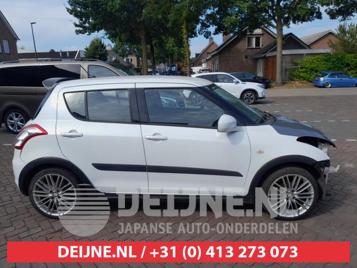 Suzuki Swift Dreieckfenster rechts hinten O745413