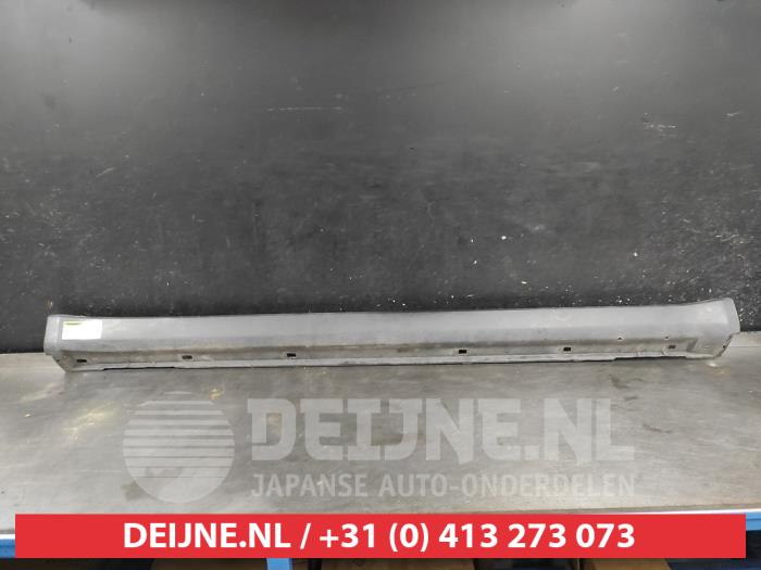 Subaru Outback Zijskirt rechts O745469