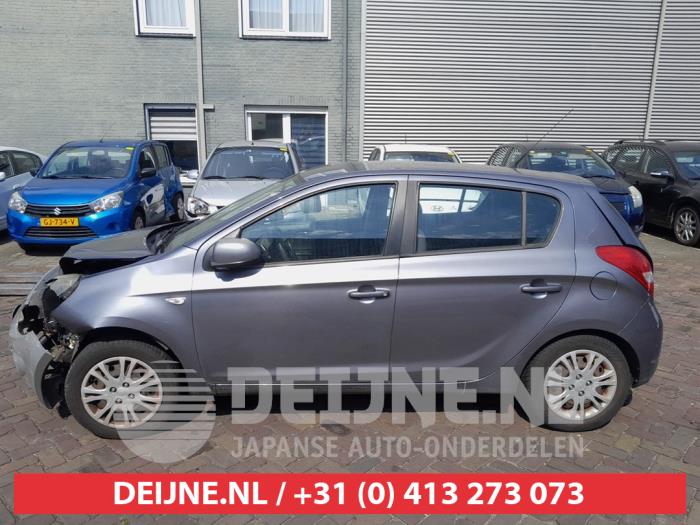 Hyundai I20 Türscheibe 4-türig links vorne O745485