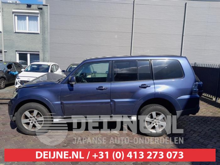 Mitsubishi Pajero Zusätzliches Fenster 4-türig links hinten O745586