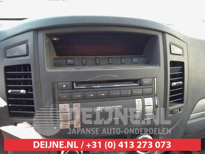 Mitsubishi Pajero Radio O745604
