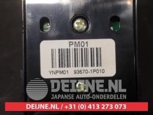 Kia Venga Multi-functional window switch O745644 photo 2