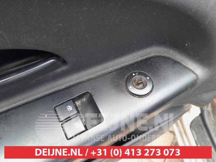 Kia Ceed Kombischalter Fenster O745725