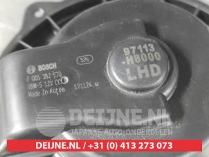 Kia Stonic Heating and ventilation fan motor O745766 photo 3