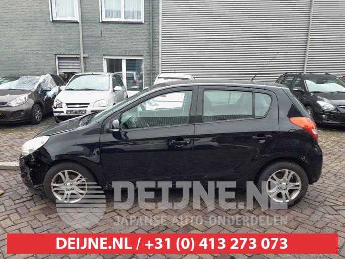 Hyundai I20 Türscheibe 4-türig links vorne O745825