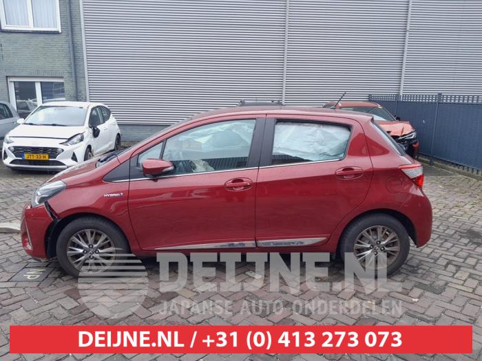Toyota Yaris Quarter light, front left O745872