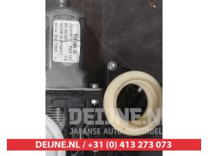 Toyota Yaris Window mechanism 4-door, front left O745878 photo 3