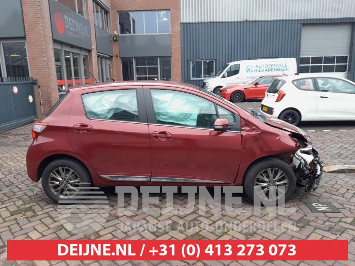 Toyota Yaris Quarter light, front right O745900