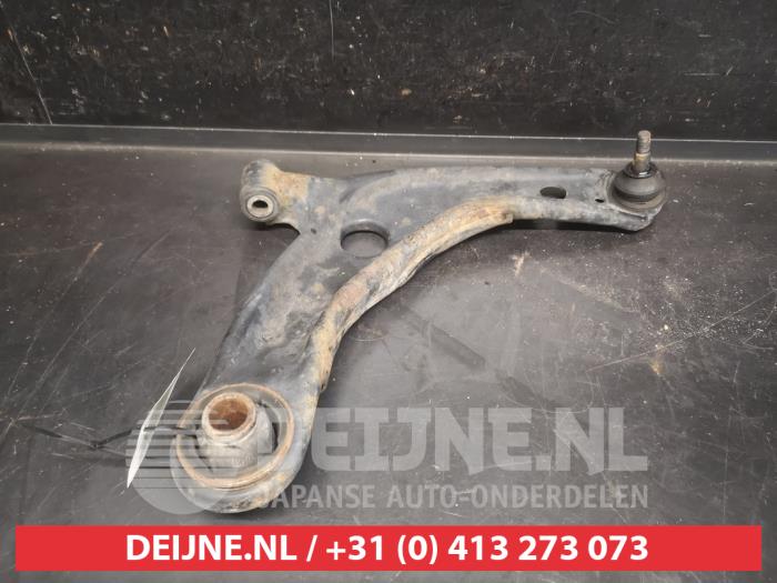 Toyota Yaris Querlenker unten rechts vorne O746052