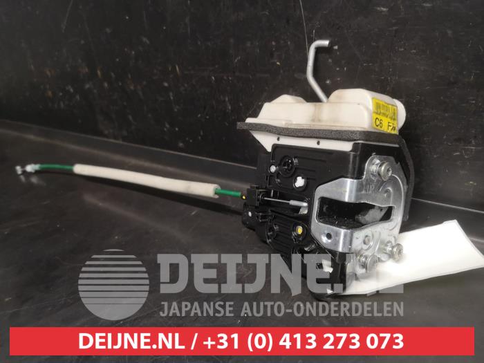 Kia Rio Front door lock mechanism 4-door, right O746328