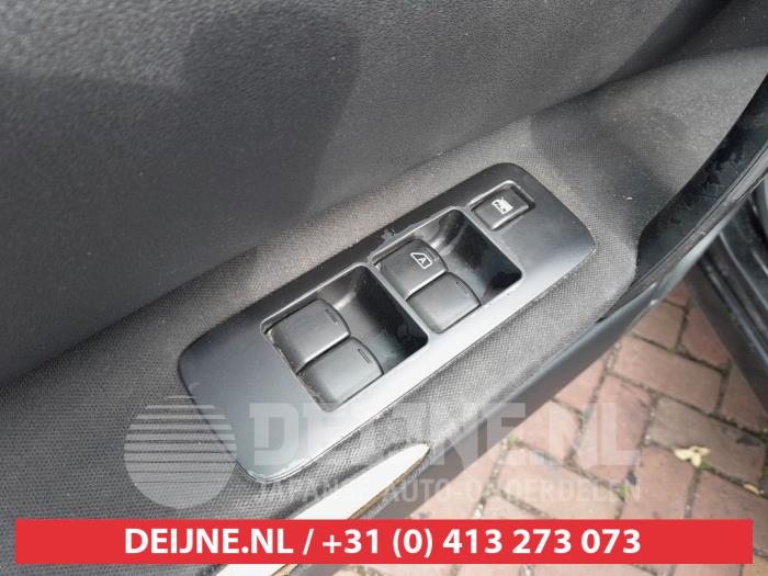 Nissan Qashqai Combischakelaar ramen O746370