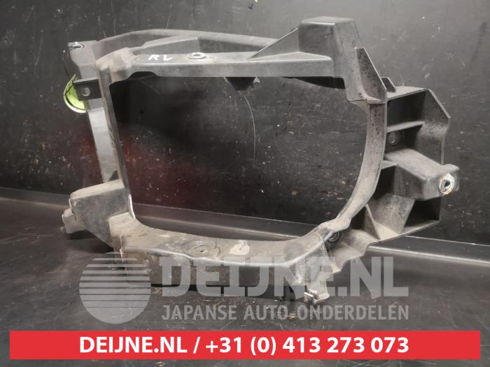 Mitsubishi Colt Koplampframe rechts O746285