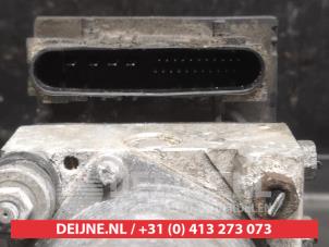Mitsubishi Colt ABS pump O746284 photo 3